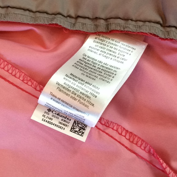 Columbia bright pink windbreaker w/ packable hood - Picture 12 of 12